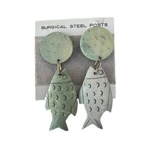 Vintage 80s fish dangle earrings vacation resort wear blue green natural wood